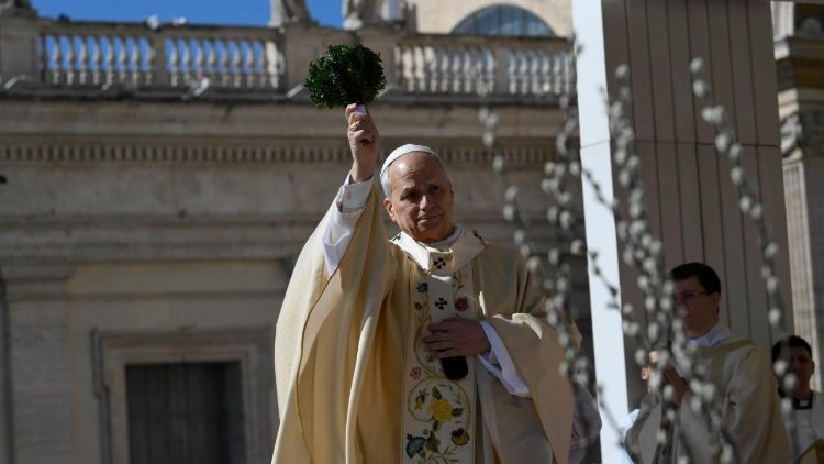 Le Pape lors de la messe du jour de P&acirc;ques place Saint-Pierre