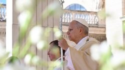 Il Papa in Piazza San Pietro, la mattina di Pasqua