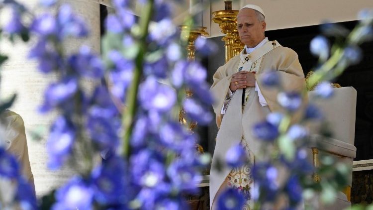 W Niedzielę Wielkanocy Leon XIV przypomniał, że B&oacute;g pokonuje wszelką niesprawiedliwość, złość, okrucieństwo