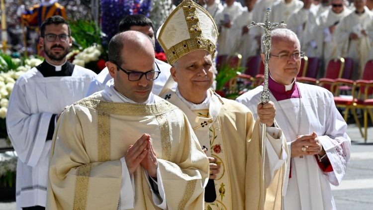 Papst Leo XIV. bei der Ostermesse