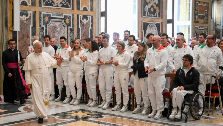 Gli atleti olimpici e paralimpici accolgono il Papa