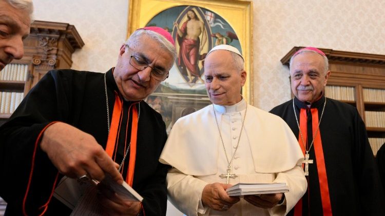 O Pont&iacute;fice ao final da audi&ecirc;ncia com os bispos caldeus no Vaticano