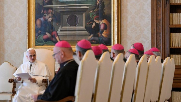 A audi&ecirc;ncia do Papa Le&atilde;o XIV com os bispos caldeus