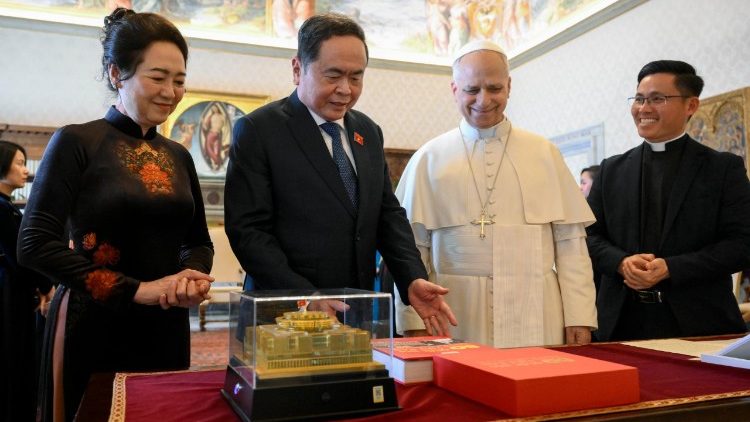Die Delegation aus dem Vietnam bei der Papst-Audienz