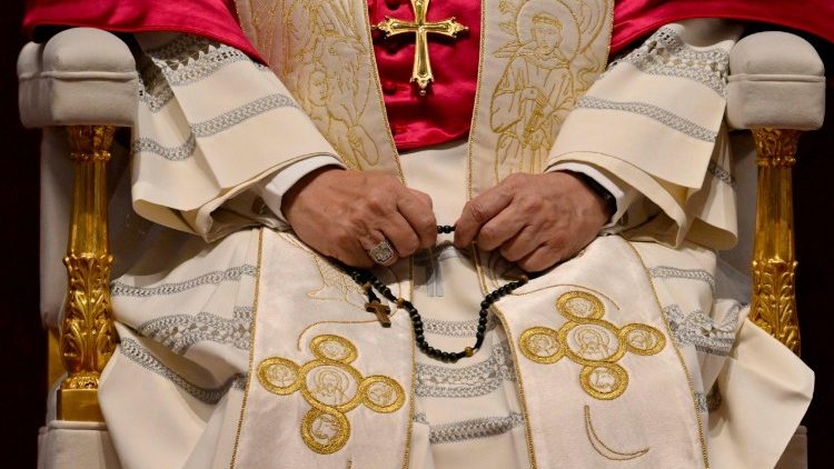 La fotogallery della preghiera del Santo Rosario per invocare il dono della pace