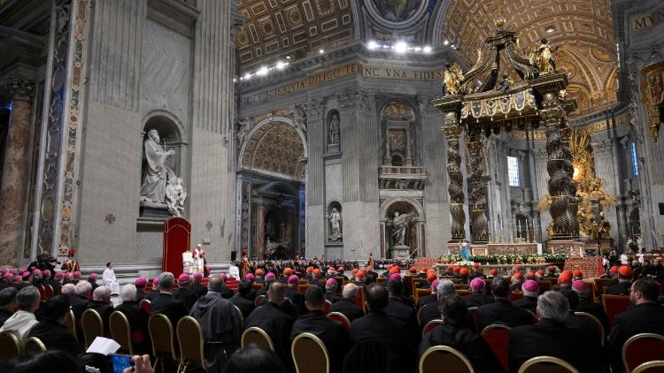 Đức Th&aacute;nh Cha chủ sự giờ Canh thức Cầu nguyện cho H&ograve;a b&igrave;nh