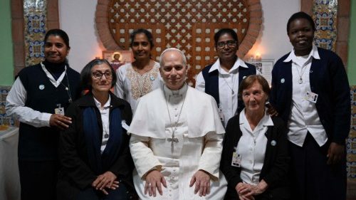 Papa visita Centro das irm&atilde;s agostinianas em Argel