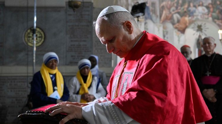 Un momento del encuentro del Papa con la comunidad argelina en la Bas&iacute;lica de Nuestra Se&ntilde;ora de &Aacute;frica