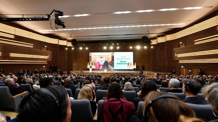 Papa akihutubia Mamlaka