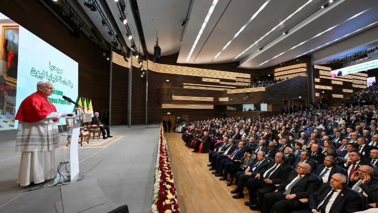 Le Pape Léon XIV au centre de conférences Djamaa el Djazair pour son discours devant les autorités algériennes, lundi 13 avril 2026.