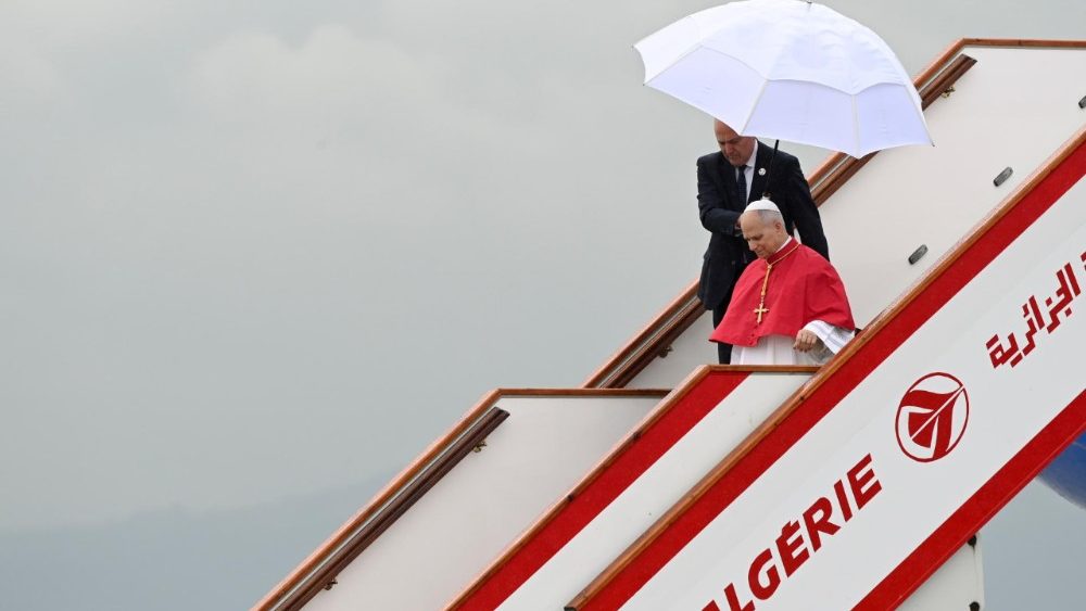 2026.04.13 Viaggio Apostolico in Algeria - Trasferimento Roma Algeri e Cerimonia di benvenuto