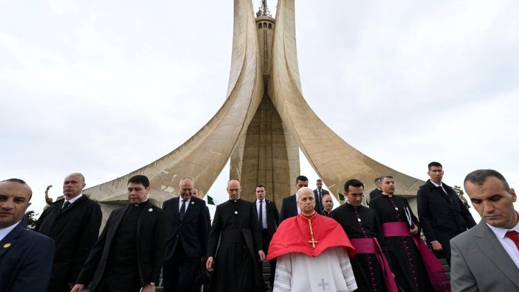 2026.04.13 Papa katika Mnara wa Mashahidi huko Maqam Echahid, Nchini Algeria