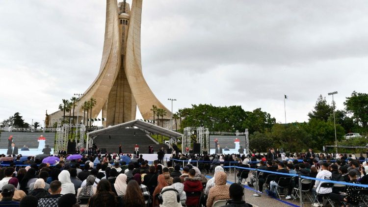 The monument commemorates those who lost their lives during the Algerian war of independence
