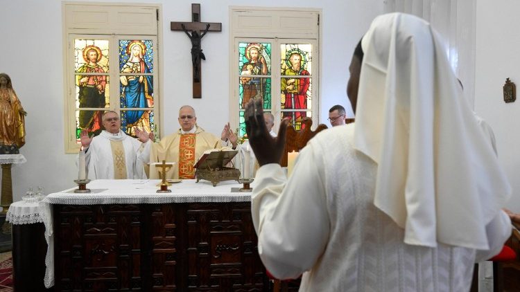 Papst Leo feiert Messe in der Nuntiatur