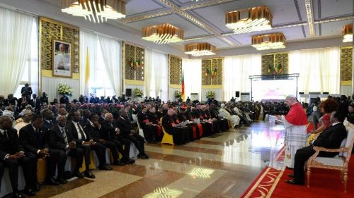 Leone XIV in Camerun: il mondo ha sete di pace, basta guerre!