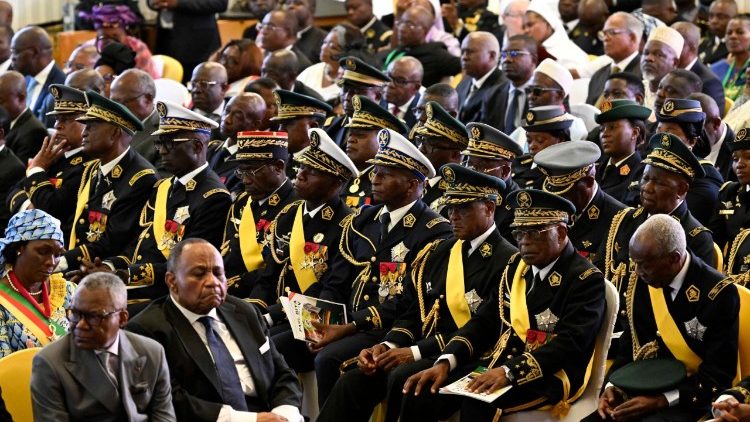 Papa ahutubia mamlaka ya Cameroon