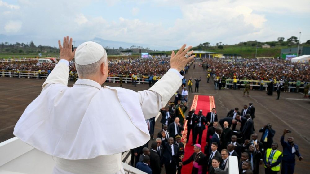Loučení na letišti v Bamendě, 16. 4. 2026