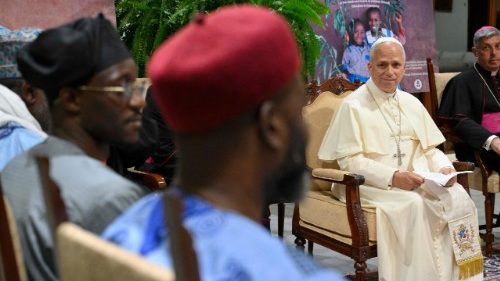 Il Papa incontra un gruppo di esponenti musulmani: comunicare la pace