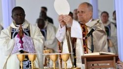 2026.04.16 Viaggio Apostolico in Camerun - Santa Messa allâ  Aeroporto di Bamenda