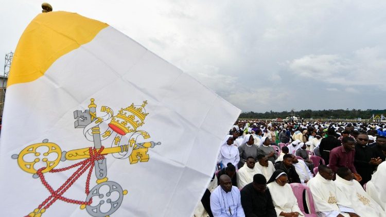 2026.04.16 Viaggio Apostolico in Camerun - Santa Messa allâ  Aeroporto di Bamenda