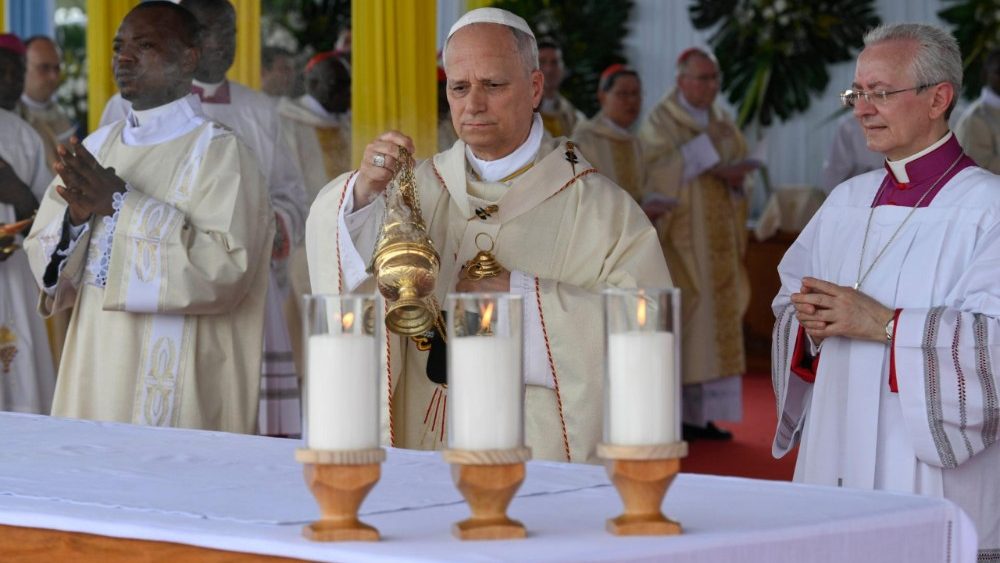 Mše na stadionu Japoma v Douale, 17. 4. 2026