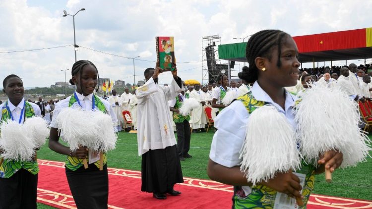 Misa katika Uwanja wa Douala