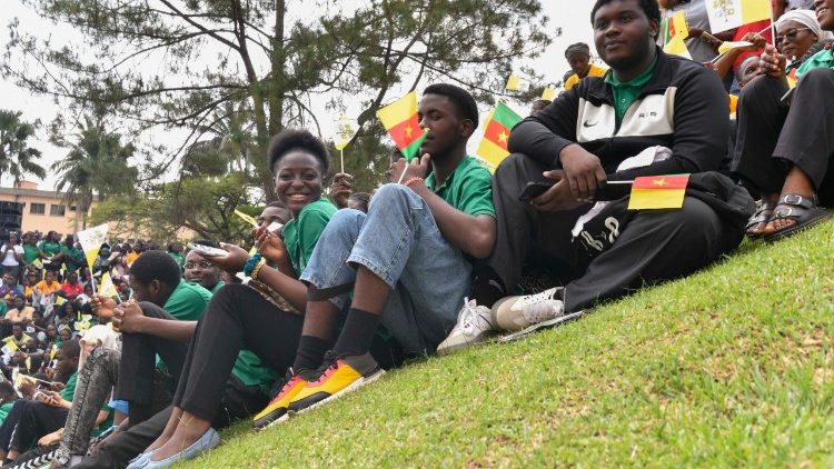 Studenci Katolickiego Uniwersytetu Afryki Środkowej podczas spotkania z Leonem XIV 17.04.2026