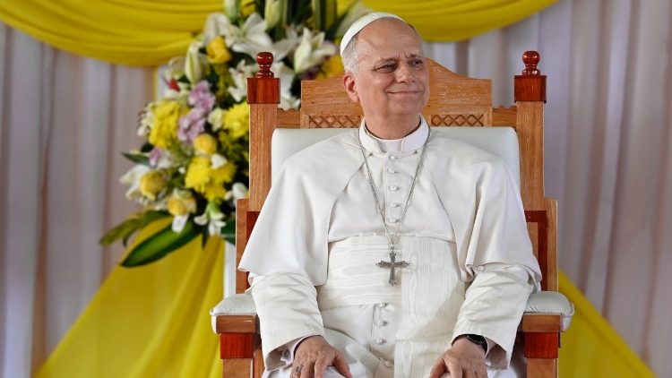 Wszyscy jesteśmy uczniami w szkole jedynego Mistrza - powiedział Leon XIV na Katolickim Uniwersytecie Afryki Środkowej