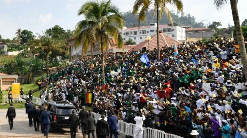 Le&oacute;n XIV impulsa a los j&oacute;venes de Camer&uacute;n: “Sean protagonistas del futuro”