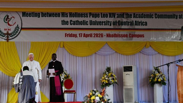 Der Papst in der Katholischen Universit&auml;t in Yaound&eacute;