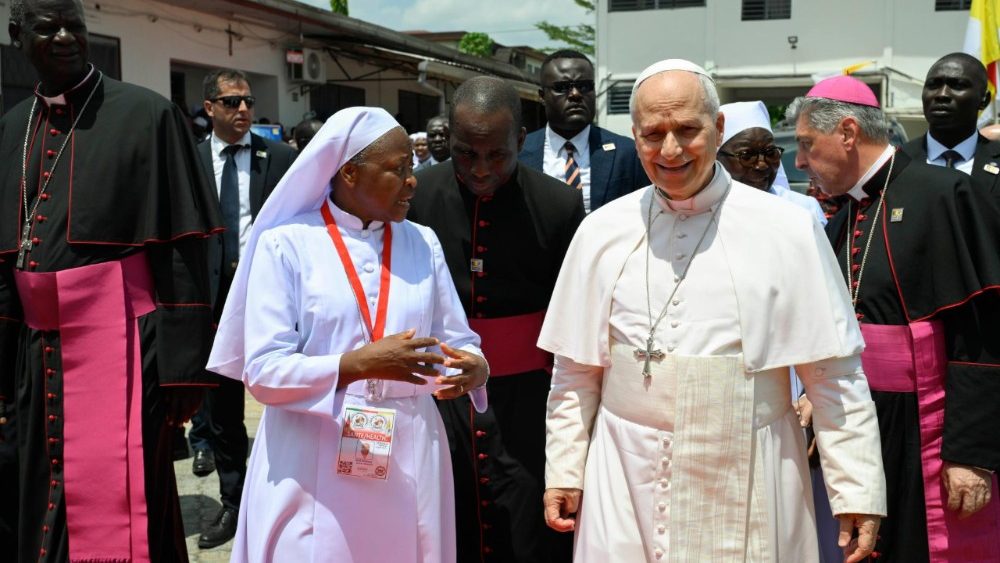 2026.04.17 Viaggio Apostolico in Camerun - Visita privata allâ  Ospedale cattolico Saint Paul di Douala