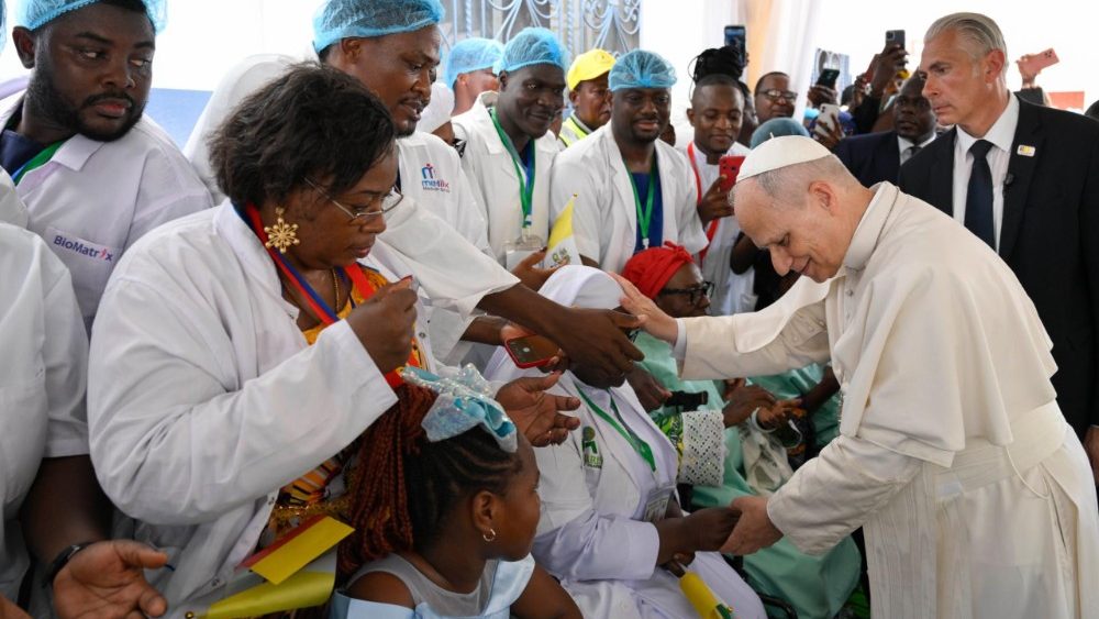2026.04.17 Viaggio Apostolico in Camerun - Visita privata allâ  Ospedale cattolico Saint Paul di Douala
