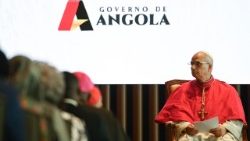 Pope Leo meets with authorities and civil society in Angola