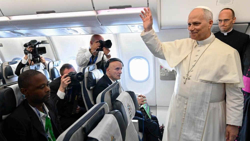 2026.04.18 Viaggio Apostolico in Angola - Trasferimento da Yaounde a Luanda