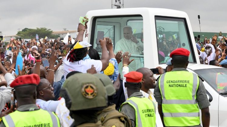 Leon XIV przybył na Mszę św. w papamobile