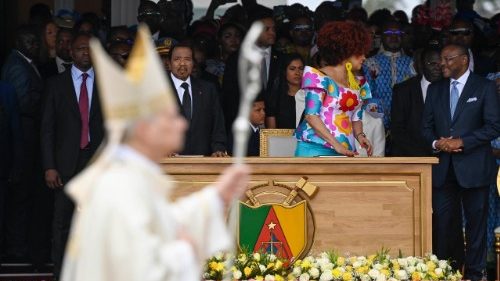 Папа: посреди бурь Иисус просит нас оставаться вместе