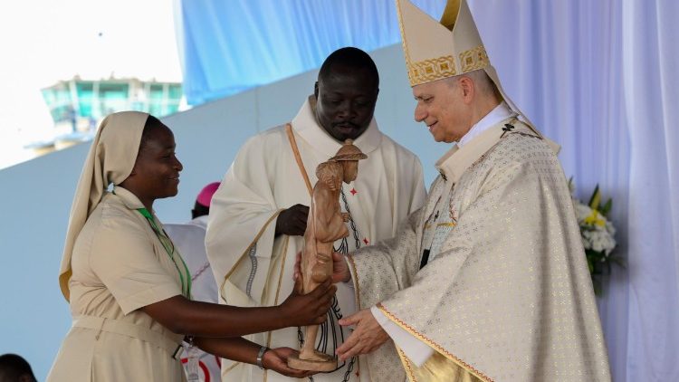 Papa Le&atilde;o durante a missa celebrada no Aeroporto Ville, em Iaund&ecirc;