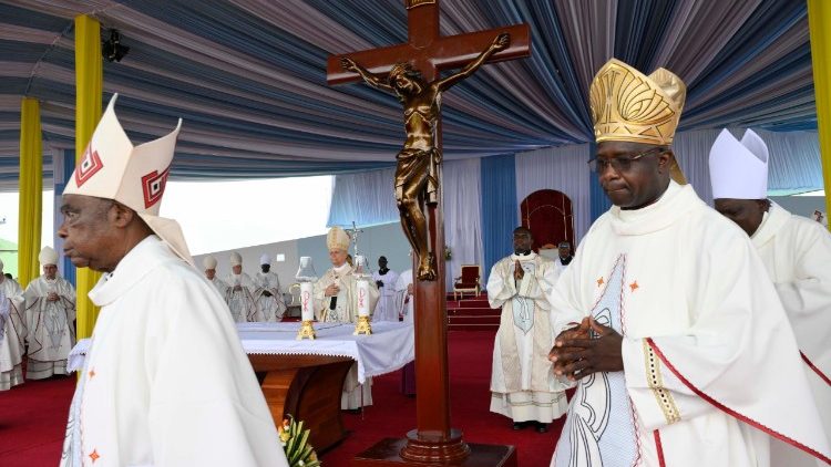 Missa no Aeroporto Ville, em Iaundê