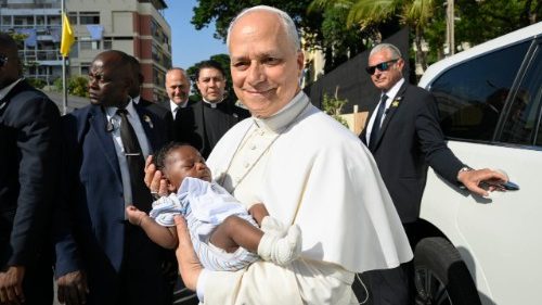 Siedmy deň apoštolskej cesty p&aacute;peža Leva XIV.: N&aacute;dej, ktor&aacute; sa rod&iacute; na ceste