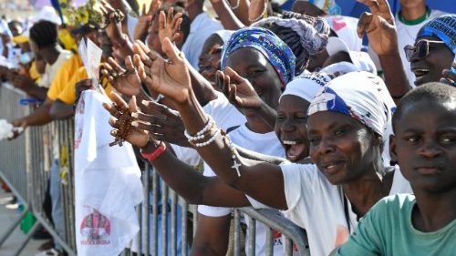 Lev XIV. vo Sv&auml;tyni Mama Muxima: Ruženec n&aacute;s vedie k starostlivosti o každ&eacute;ho človeka