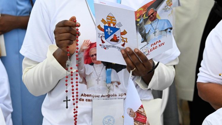 Waamini waliofika kusali Rozari