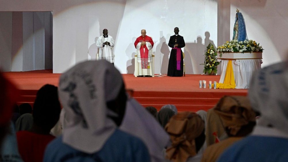 Le Pape et 30 000 fidèles ont récité le chapelet ce dimanche 19 avril au sanctuaire de Mamã Muxima en Angola.