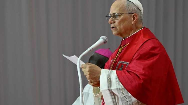 Leone XIV mentre pronuncia il suo discorso