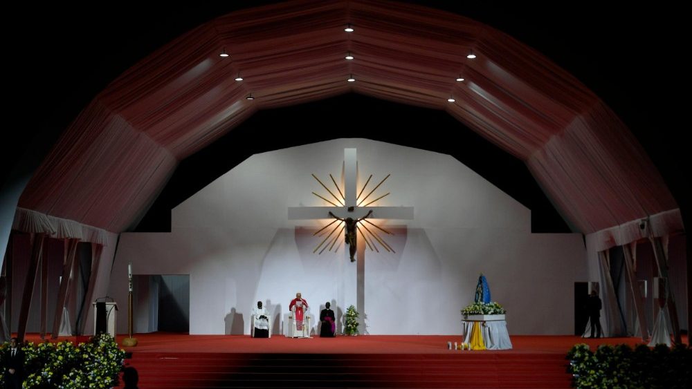 Rugăciunea rozariului cu Leon al XIV-lea la sanctuarul marian ”Mamã Muxima” din Angola în 19 aprilie 2026