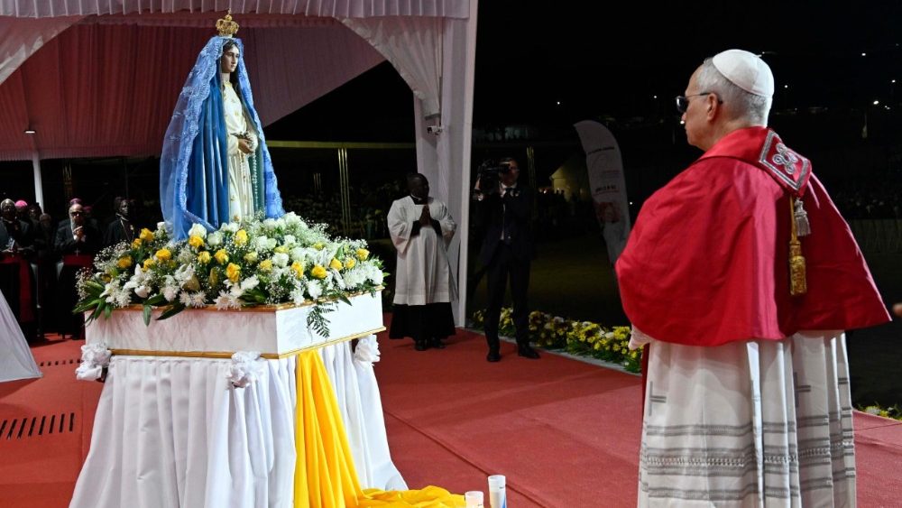 Rugăciunea rozariului cu Leon al XIV-lea la sanctuarul marian ”Mamã Muxima” din Angola în 19 aprilie 2026