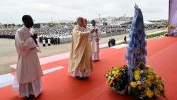 2026.04.19 Viaggio Apostolico in Angola - Santa Messa Nella spianata di Kilamba
