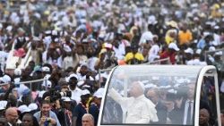 ಏಪ್ರಿಲ್ 19 ರಂದು ಕಿಲಾಂಬಾದಲ್ಲಿ ಪವಿತ್ರ ಬಲಿಪೂಜೆಗೆಂದು ನೆರೆದಿದ್ದ ವಿಶ್ವಾಸಿಗಳನ್ನು ಅಭಿನಂದಿಸಿದ ಪೂಜ್ಯ ಜಗದ್ಗುರು ಹದಿನಾಲ್ಕನೇ ಲಿಯೋ