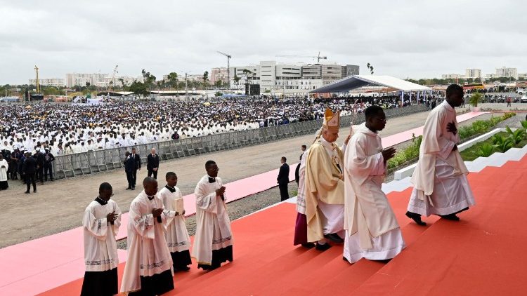 Hija ya Papa Leo XIV nchini Angola inanogeshwa na kauli mbiu “Papa Leo XIV, Hujaji wa Matumaini, Upatanisho na Amani, Ibariki Angola. 