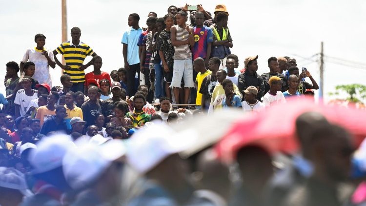 Circa 40 mila fedeli hanno partecipato alla Messa nella spianata di Saurimo. Altre 20 mila dalle zone limitrofe. 