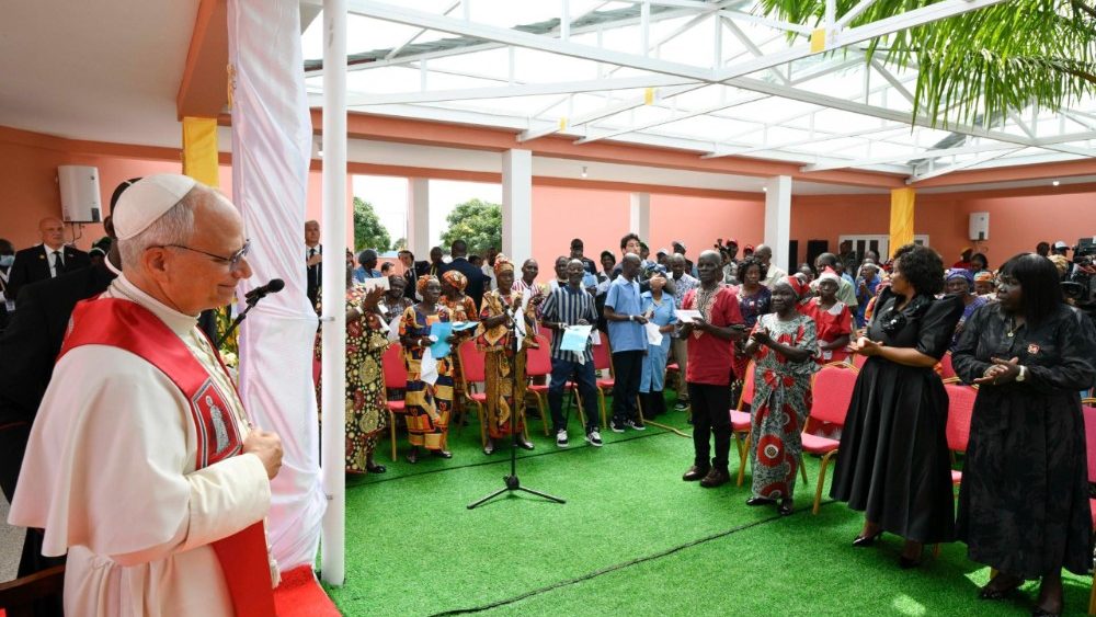 2026.04.20 Viaggio Apostolico in Angola - Visita alla Casa di accoglienza per anziani